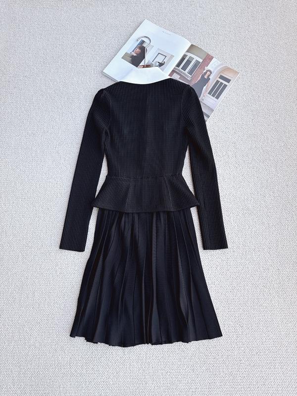 2026 Spring Women's Classic Black Knit Dress with Contrast Collar