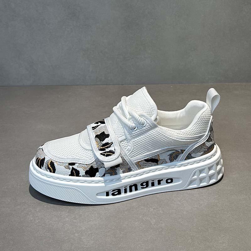 

Velcro embroidered board shoes new comfortable breathable mesh soft sole light casual qs 38 leather shoe size