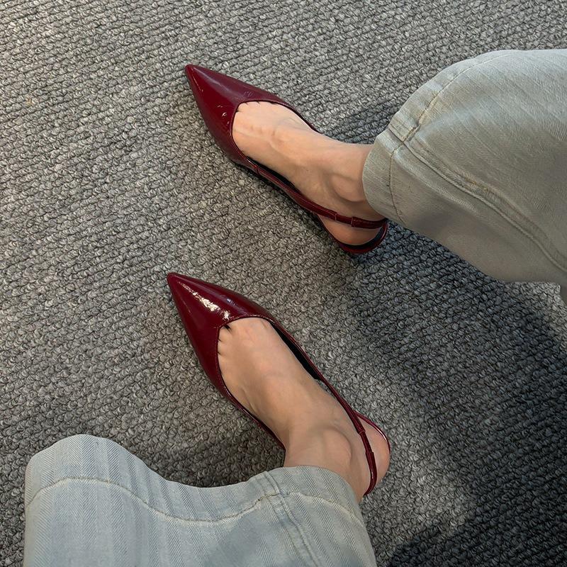 Be careful with the slope heel, simple temperament, fashionable commuting, pointed head and thin flat heel single shoes, sandals women
