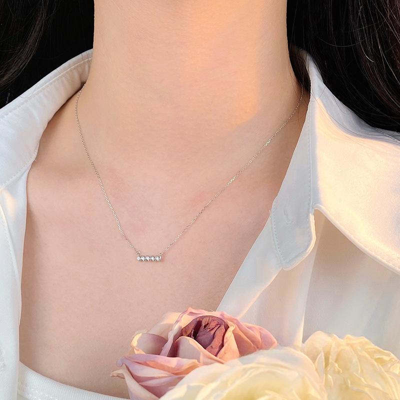 Temperament Mosan Diamond Spiral Necklace, Female Minority Design Sense, New Advanced Sense Collar Chain