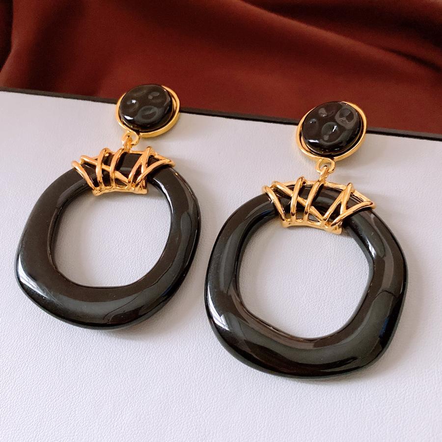 

Silver Needle Resin Irregular Hollow Pendant Earrings Medieval Vintage Retro Stud Earrings Light Luxury High-end Earrings