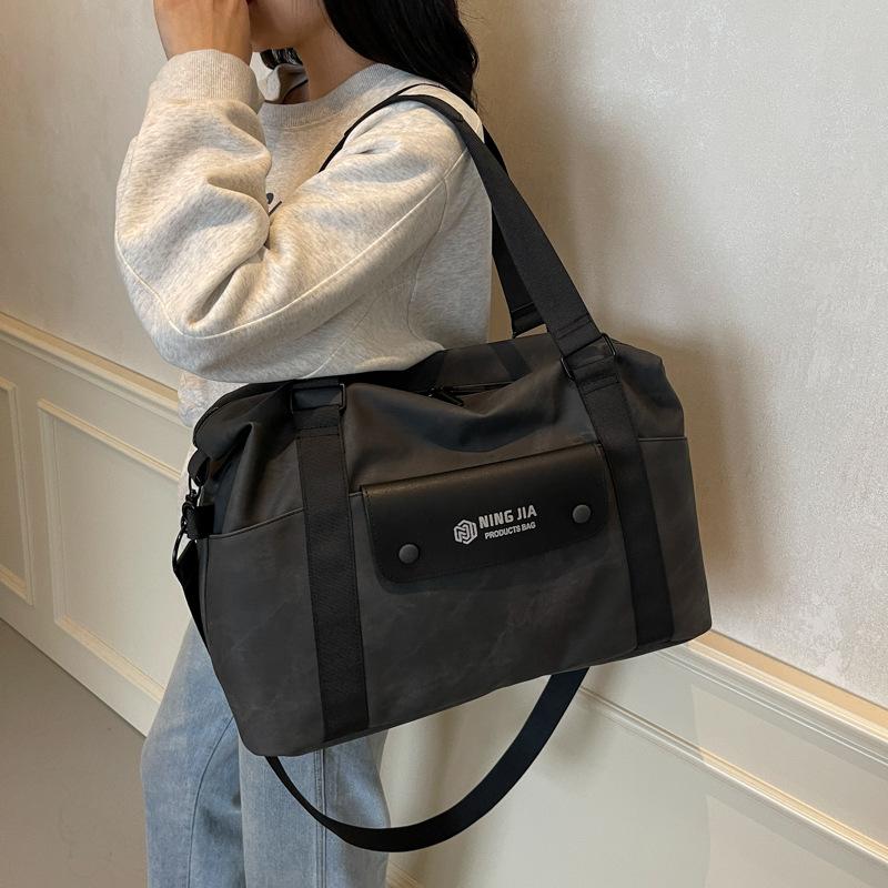 Fashion, fresh, foreign style, European and American style, multi-pocket travel bag, wet and dry separation sports fitness bag can be set with tie rod