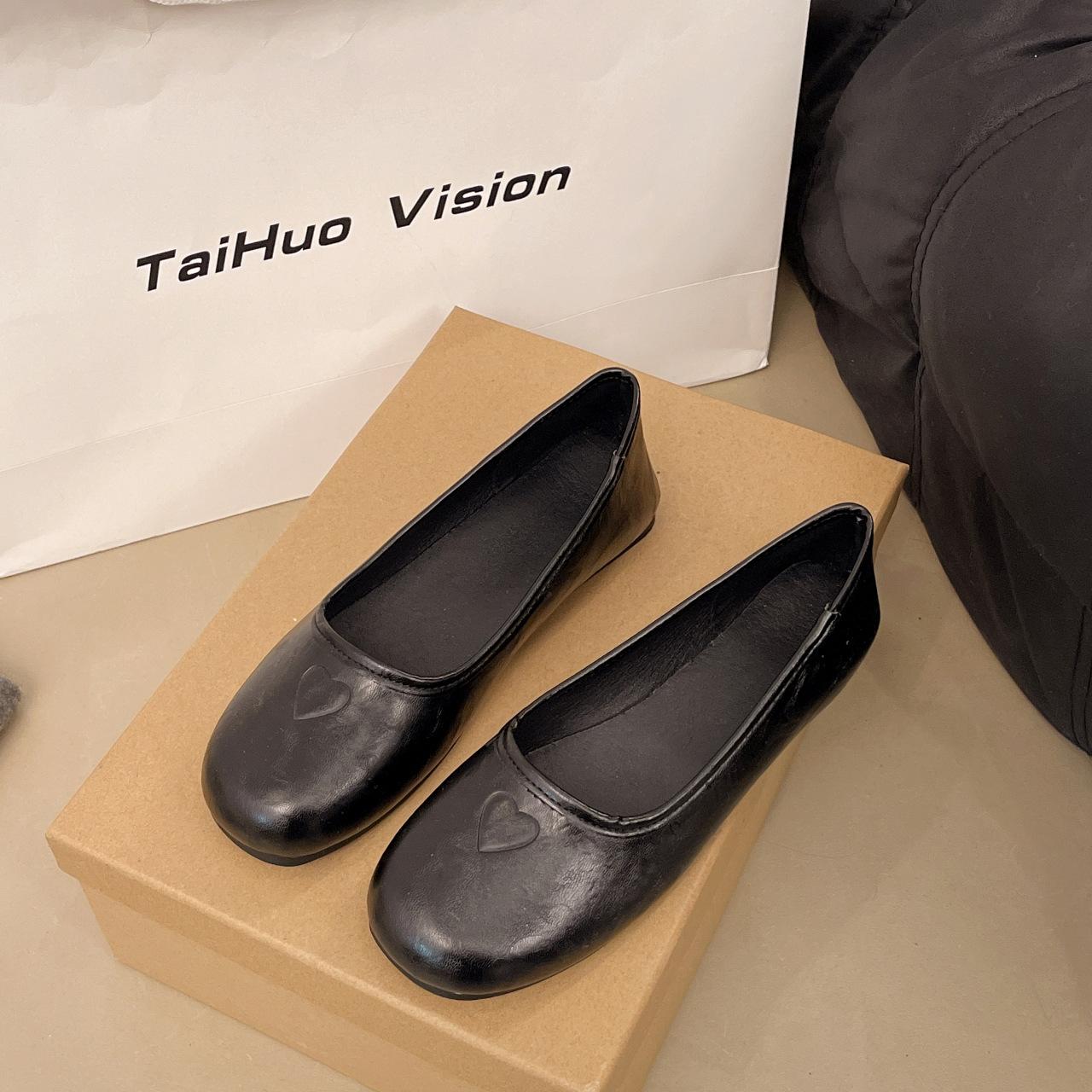 

Мода 2025 Весна Женские Слипоны Винтажные Балетки Мелкие Мэри Джейн Мягкая Подошва Удобная Повседневная Обувь для Ежедневной Носки Тиснение Сердечком 40 чёрный