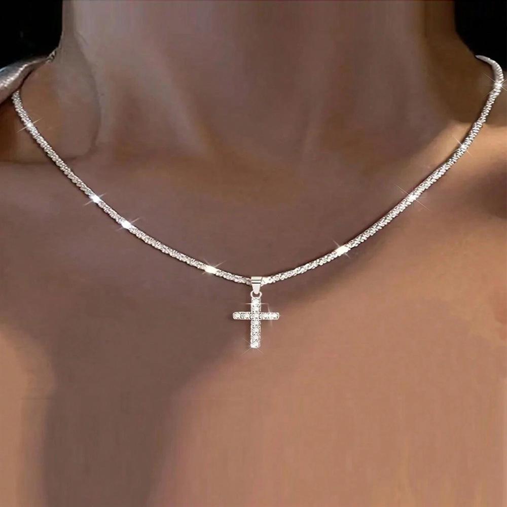 Korean Fashoin Sparkling Starry Silver Necklace For Women Jewelry Trending New Luxury Crystal Cross Pendant Necklaces