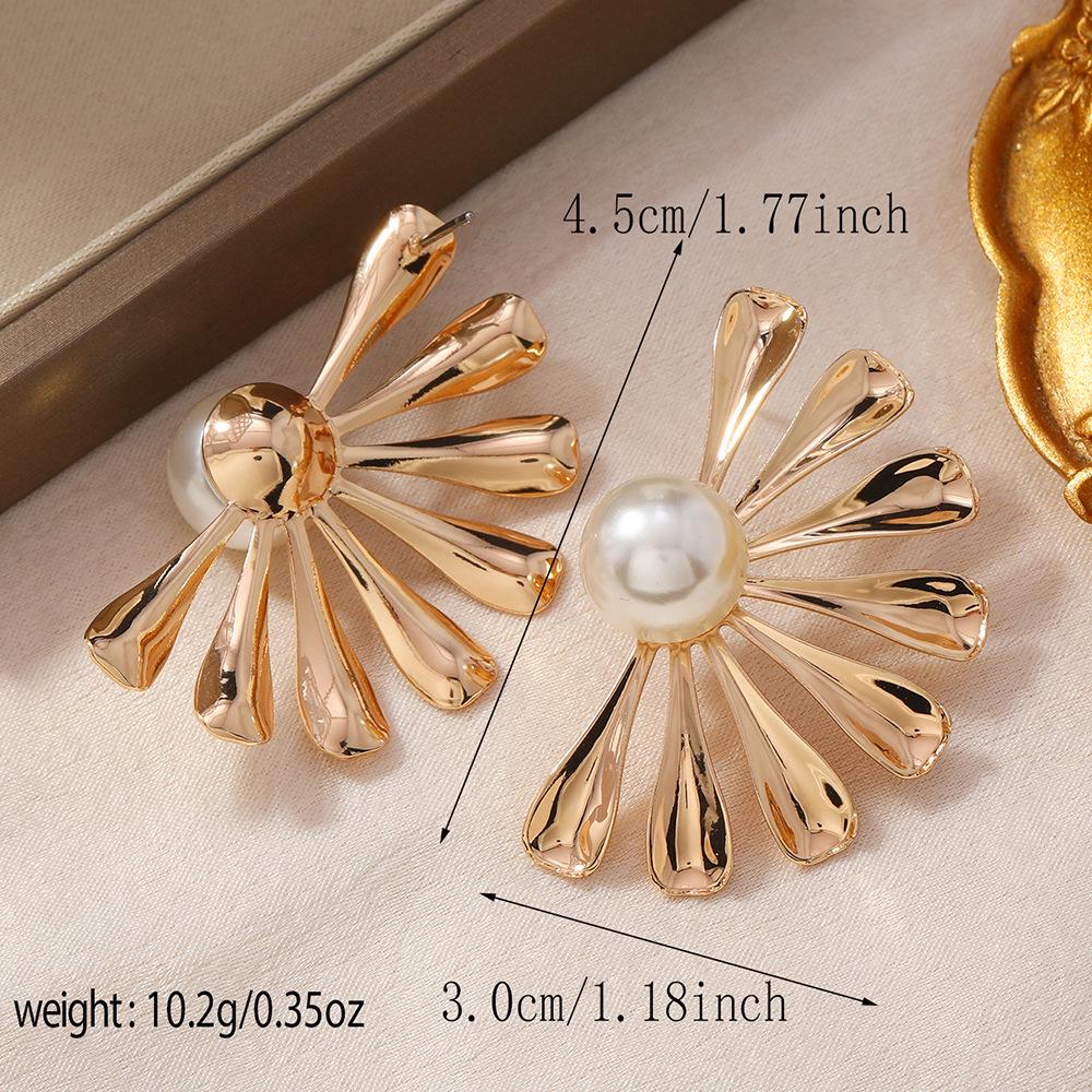 European-American Retro Geometric Wave Pattern Earrings