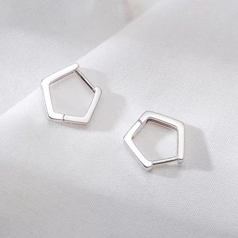 Elegant Asymmetrical Heart Earrings - 925 Silver Needle Korean Style Ear Cuff, Trendy Internet Celebrity Peach Heart Design