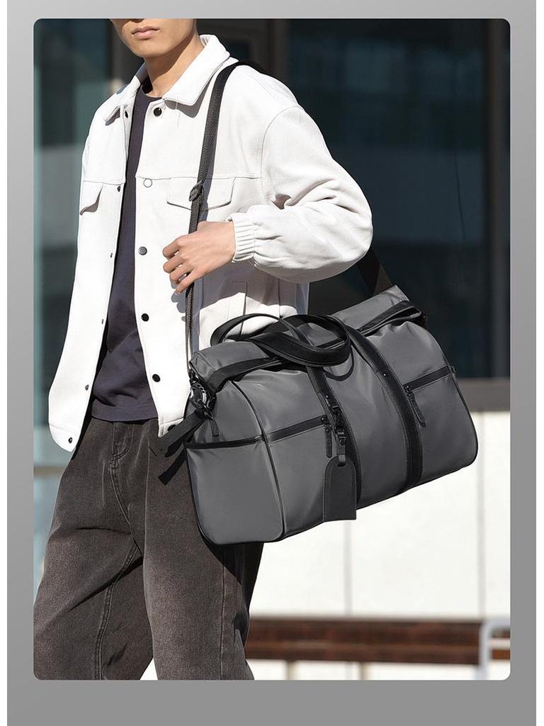 Men's Large Capacity Oxford Cloth Travel Bag for Business and Casual Use with Wet/Dry Separation