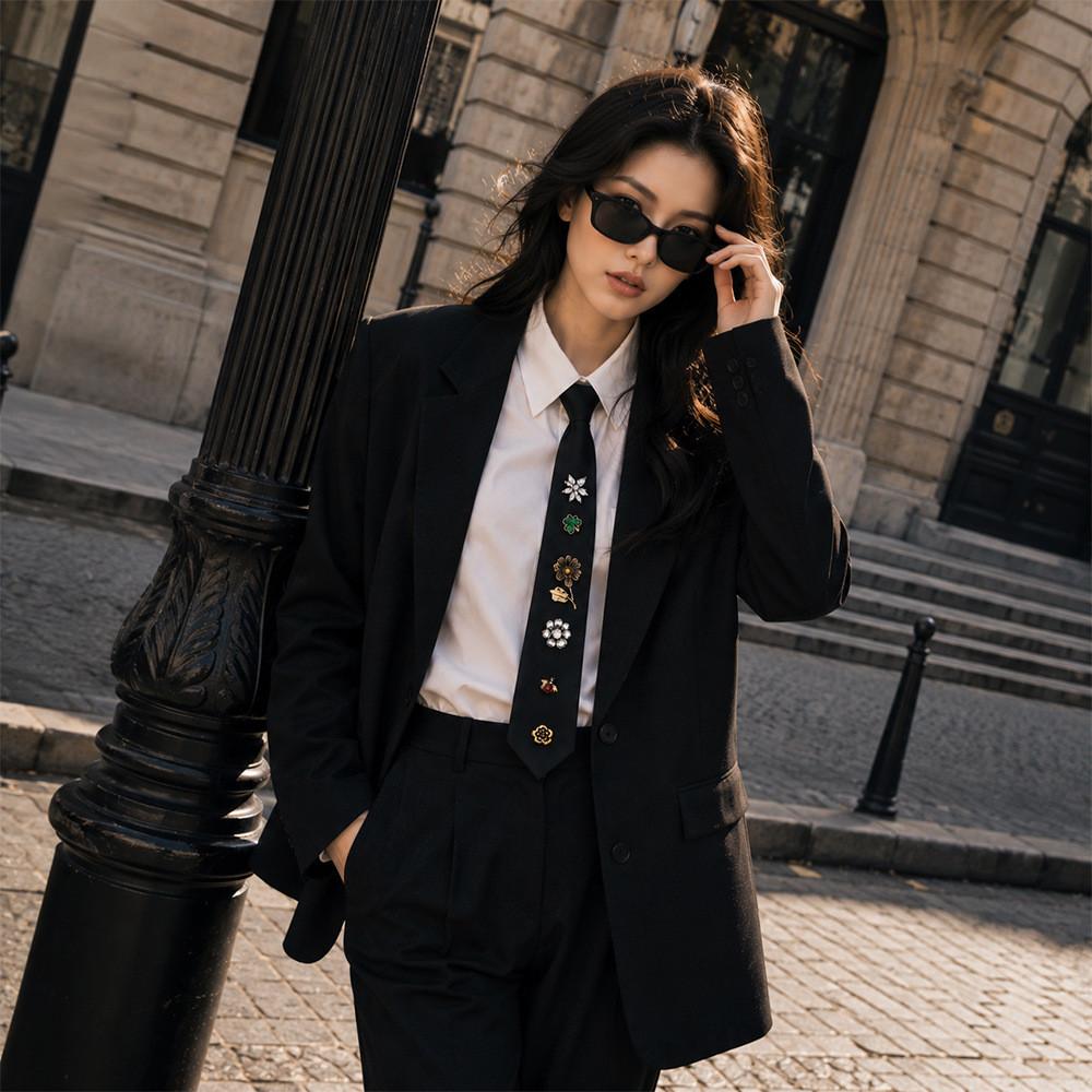 Gothic Punk Ladies Tie With Clover Decor For Cosplay And Photoshoots