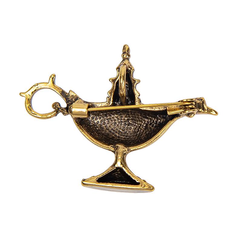 Retro Aladdin Lamp Brooch: Exotic Alloy Corsage Pin in European & American Style