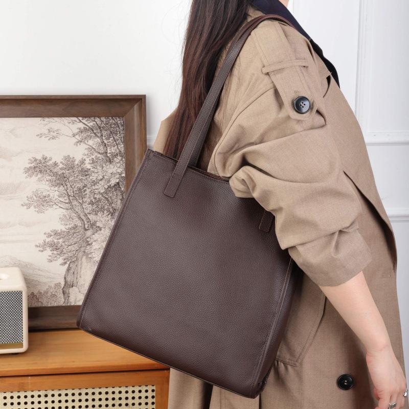 Genuine Leather Women's Large Tote Bag - Full Grain Cowhide, Versatile Single Shoulder, Fits Laptop, A4, Ideal for Commuting.