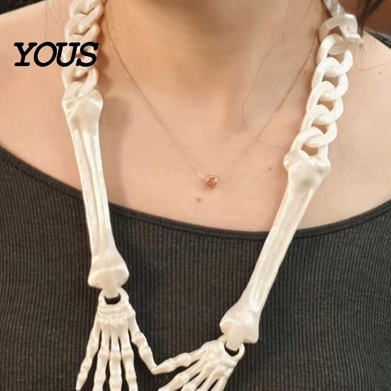 Necklace Halloween Gothic Skeleton Hand Necklace, Punk Cosplay Skull Claw Pendant Palm Choker, Costume Jewelry for Men Women