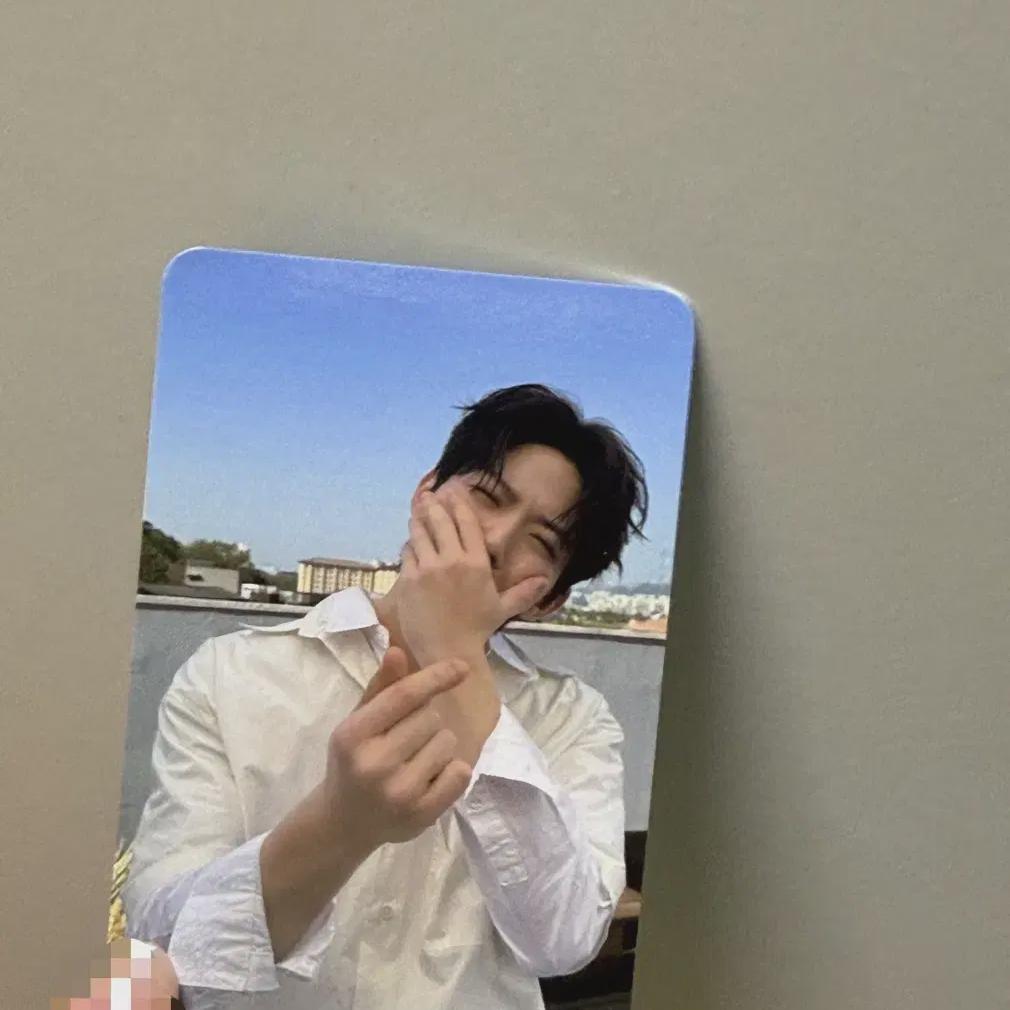 

Day6 10th Anniversary Fanmeeting Dowoon With 50,000 Won Photocard + Confetti