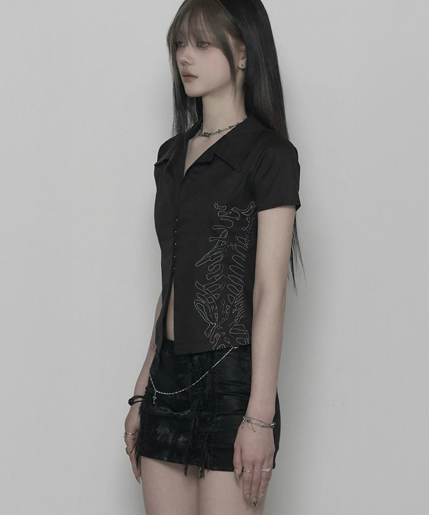Soea Born Hook-Slit Short Shirt (Black)