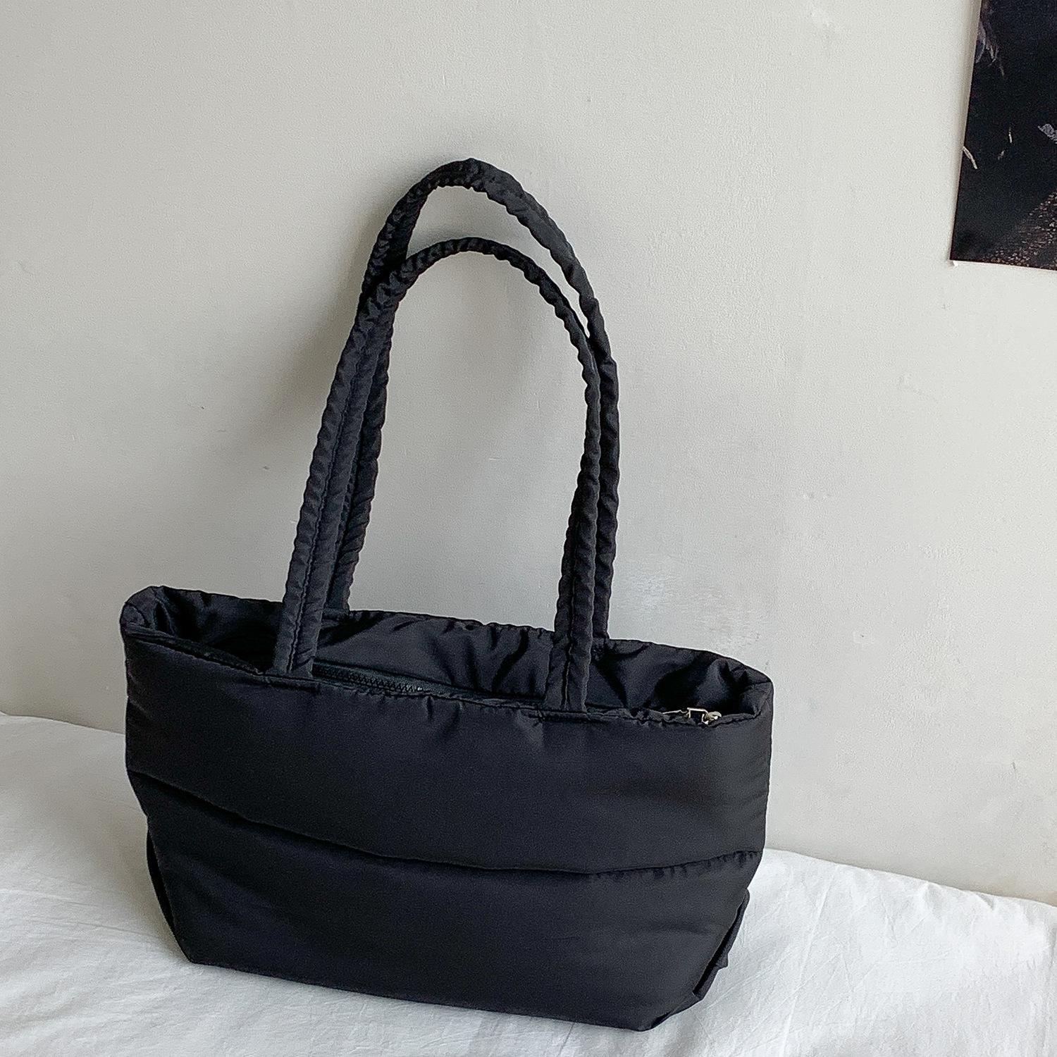 

2025 New Women s Puffer Bag Large Capacity Quilted Shoulder Tote Casual Lightweight Padded Handbag for Commute Travel Bags 34-13-34cm