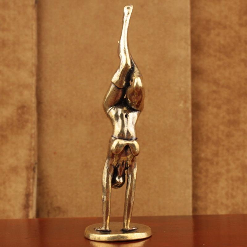1 Pezzo Miniatura Ornamento da Tavolo Statua Testa di Ottone Yoga Inversione Modello di Bellezza Figure Accessori Decorazione per la Casa