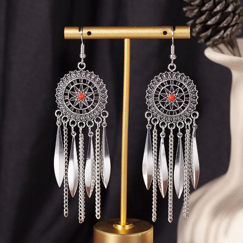 European, American and Bohemian Hollow Bead Fringed Earrings, High-end Retro Ethnic Style Earrings, Fashionable Long Earrings.
