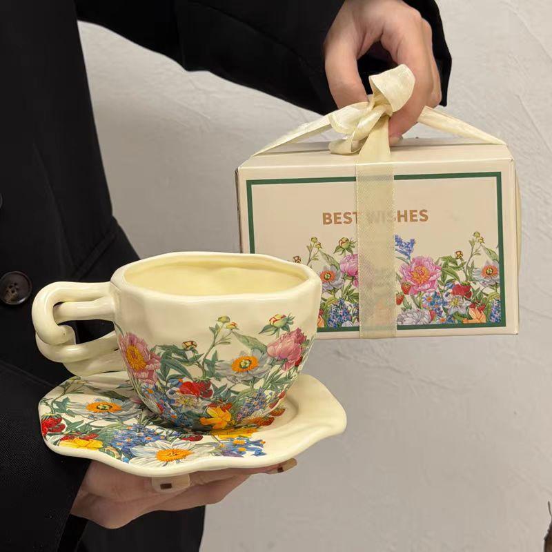 

Retro Floral Ins style Cups Plates Tea Cups Ceramic Light Luxury Design Sense Coffee Cups Lattes Exquisite Afternoon High Appearance Level 260ml