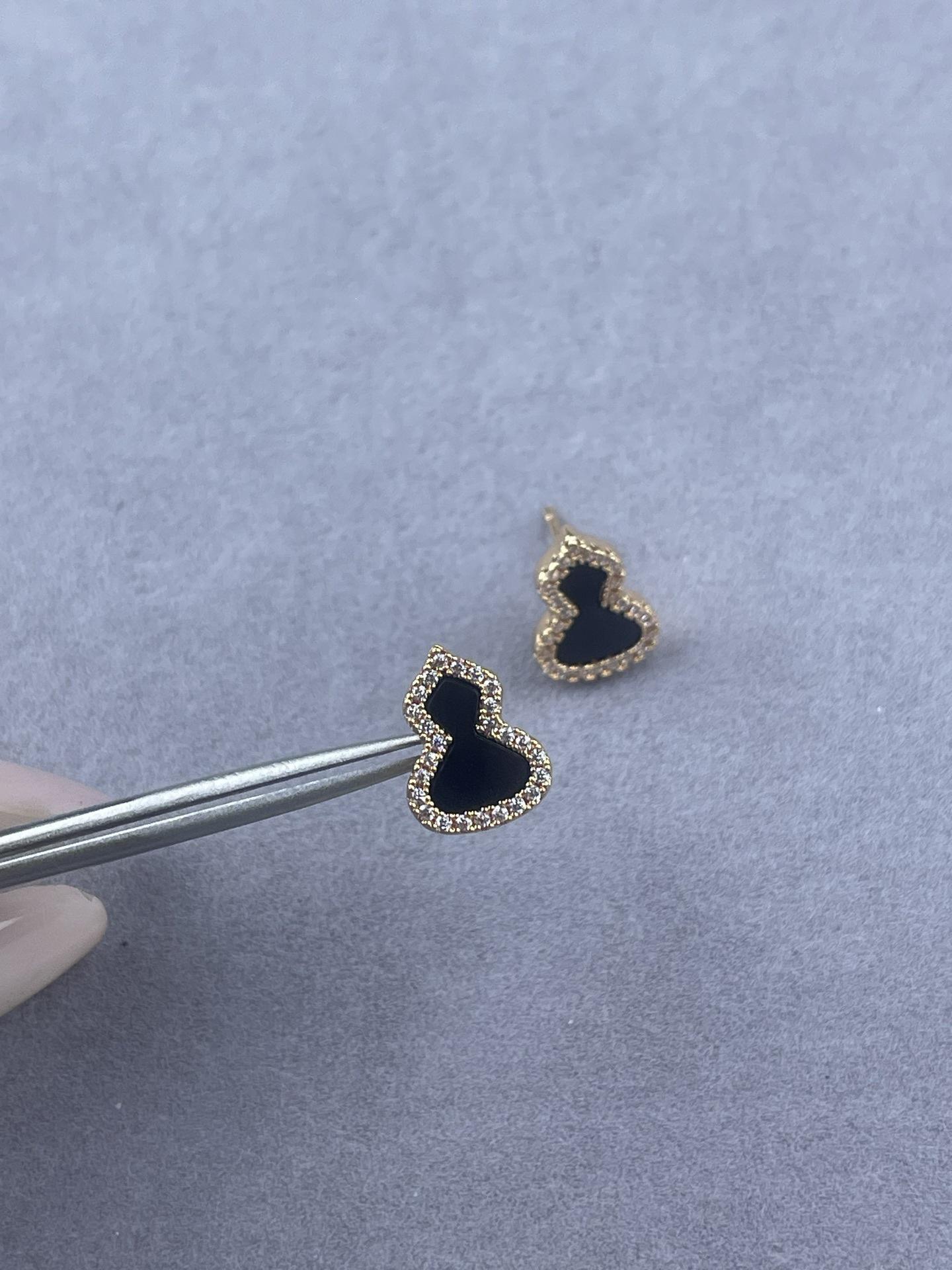 Kirin Gourd Stud Earrings: White Mother-of-Pearl and Agate with 18k Rose Gold-Plated Sterling Silver, Diamond-Inlaid, Ethnic Style. High Version