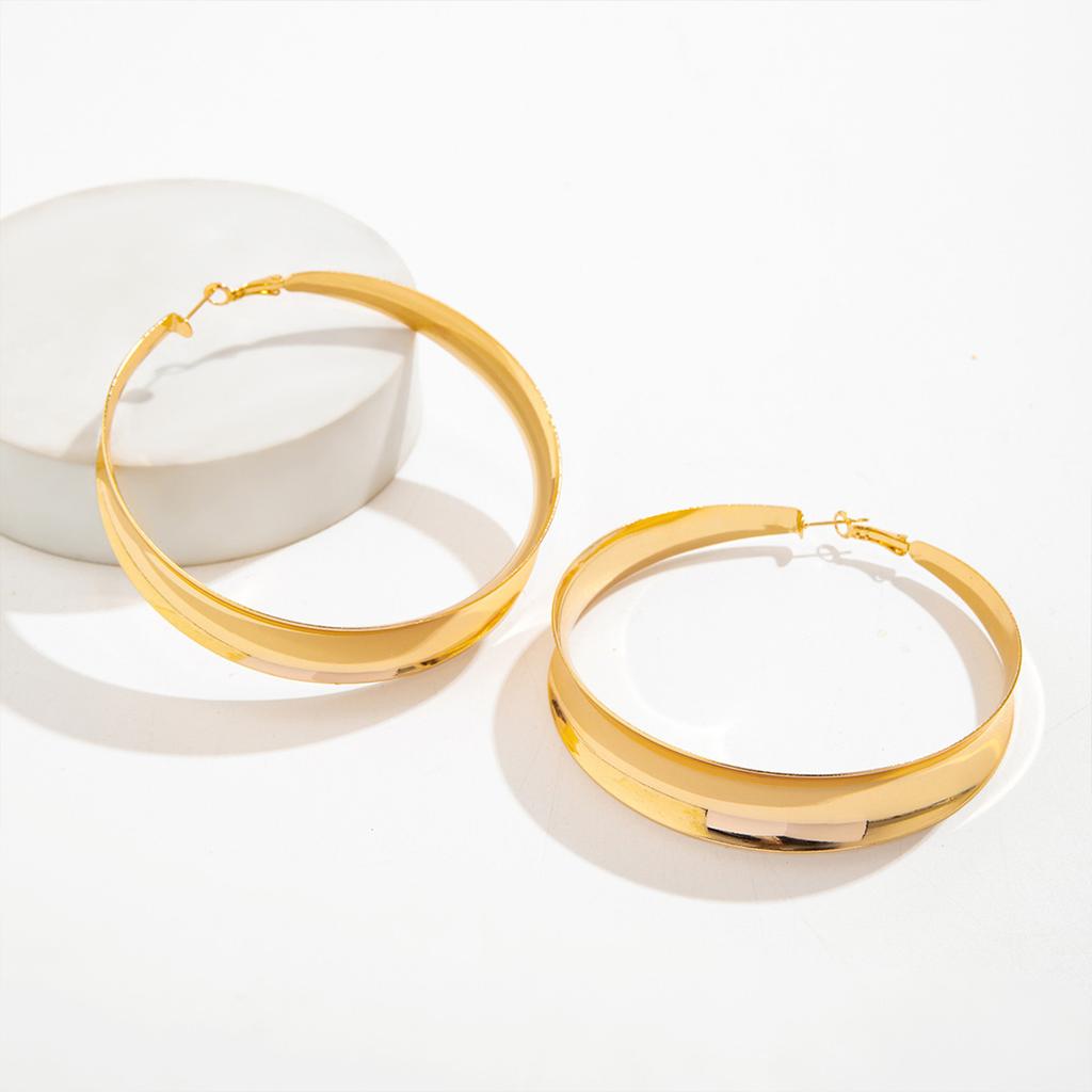 Gold Hoop Earrings for Women Exaggerated Metal Large Circle Glossy Earrings for Banquet Gown Travel Ears Decor