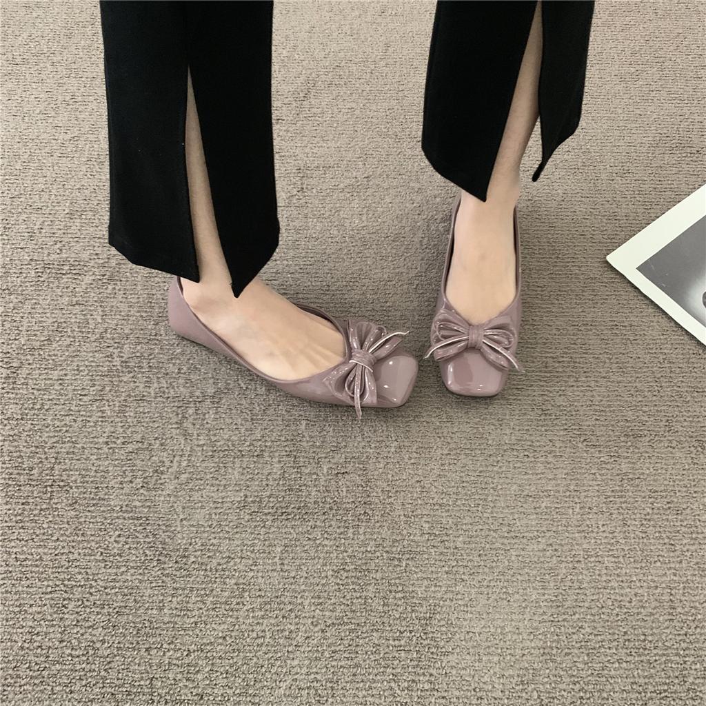 Fashion Flat Shoes for Women Spring and Autumn 2025 New Square Bow Bow Shallow Mouth Flat Shoes French Red Plus Size Women's Shoes