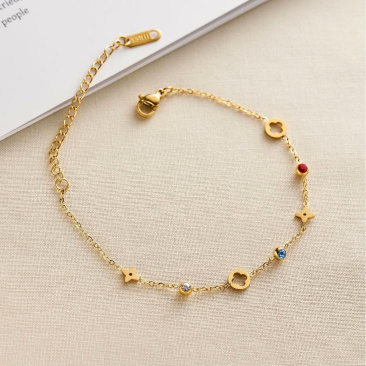 High-End Four-Leaf Clover Titanium Steel Necklace - Elegant, Fade-Resistant Clavicle Chain for Women