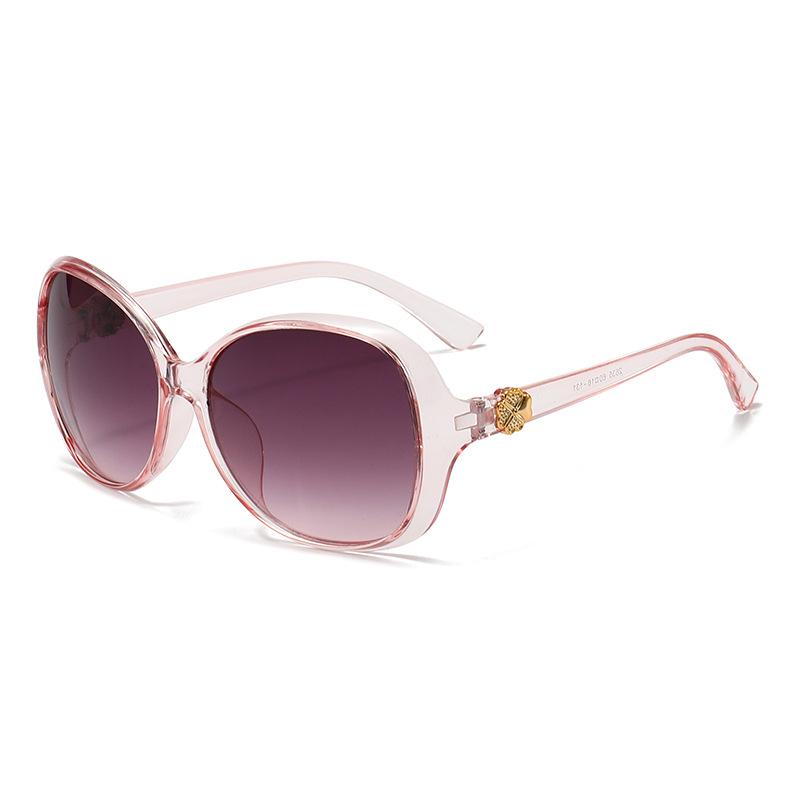 Elegant Gradient Lens Sunglasses for Women - European & American Street Style, Fashionable Face-Slimming Design.