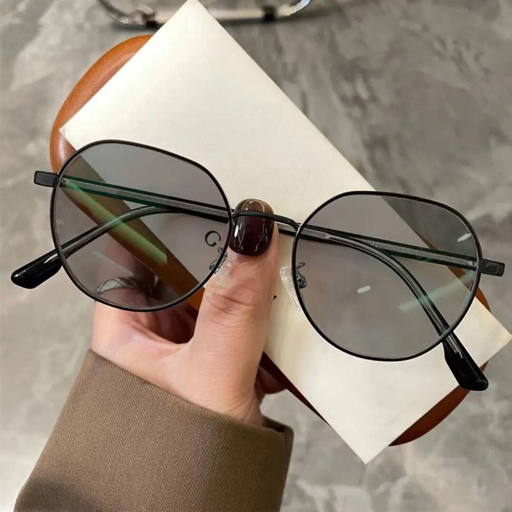 Luxury Photochromic Myopia Glasses Men Women Fashion Anti Blue Light Eyeglasses Anti UV Sunglasses Eye Protection Goggle Eyewear