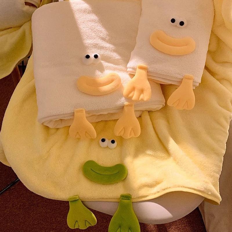 The new cute cartoon cute duck feet coral fleece towel is soft and absorbs water without shedding hair. Student mother towel