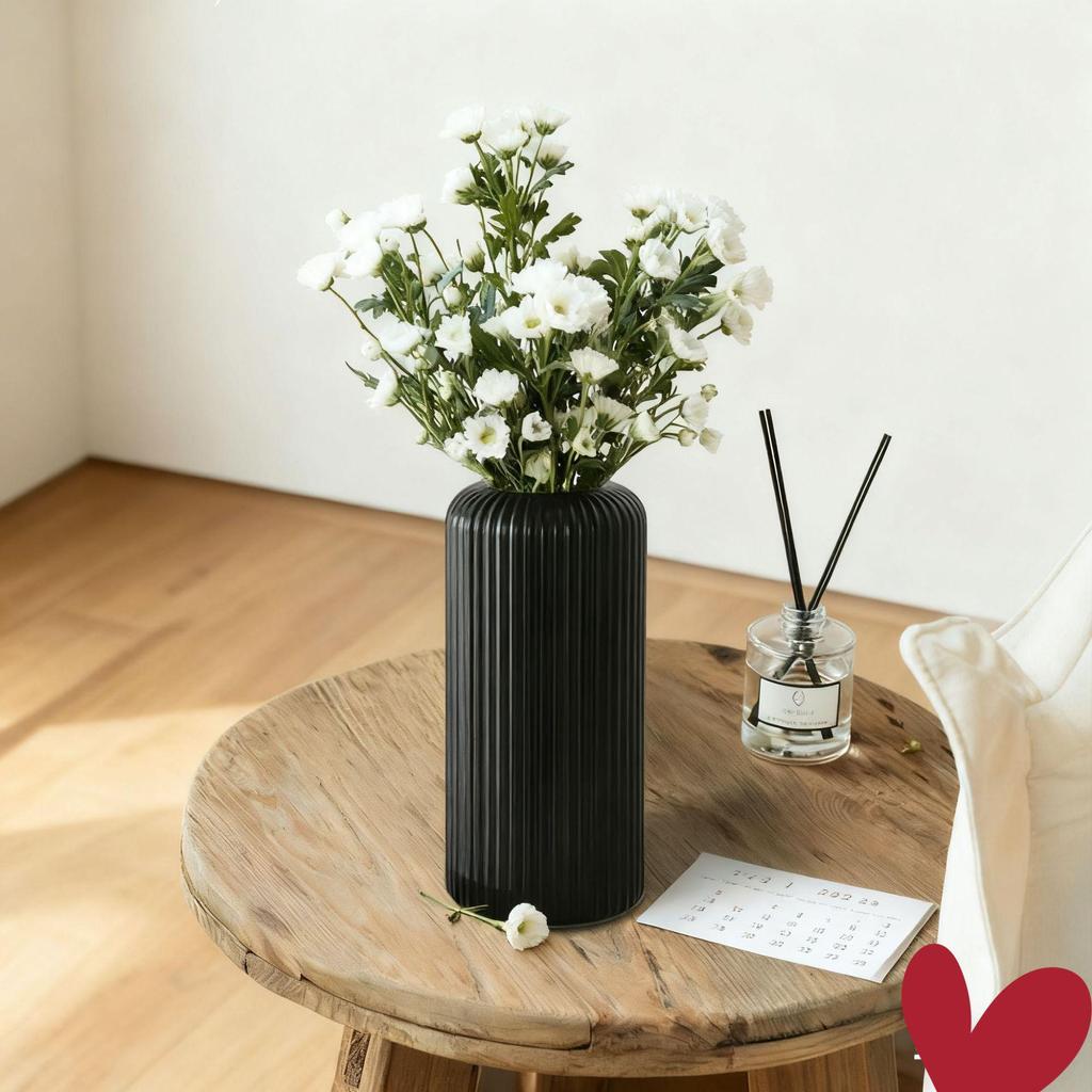 Japanese White Faux Ceramic Striped Vase - Retro Tabletop Ornament for Living Room, Hydroponic Decor