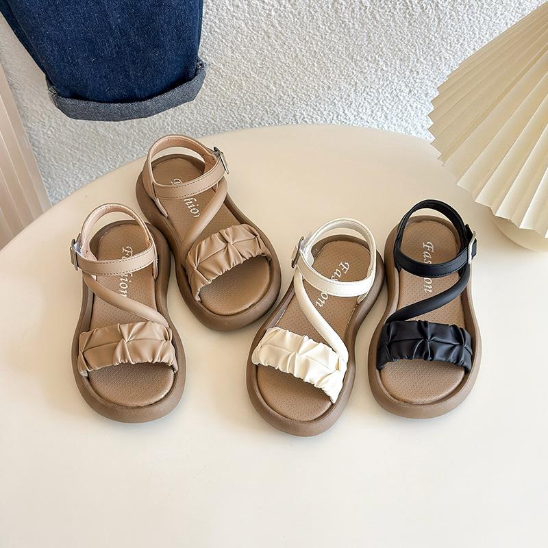 Dětské a dívčí sandály 2025 s otevřenou špičkou, temperamentní, letní, nová móda, korejská verze, princeznovské, roztomilé, všestranné, zahraniční styl