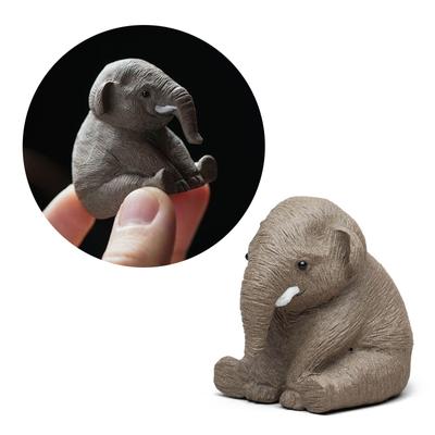 Elefante Seduto Fatto a Mano Ornamento Piccolo Animaletto da Tè Mini Statuetta Carina Decorazione da Tavolino da Tè per Amanti del Tè Amico