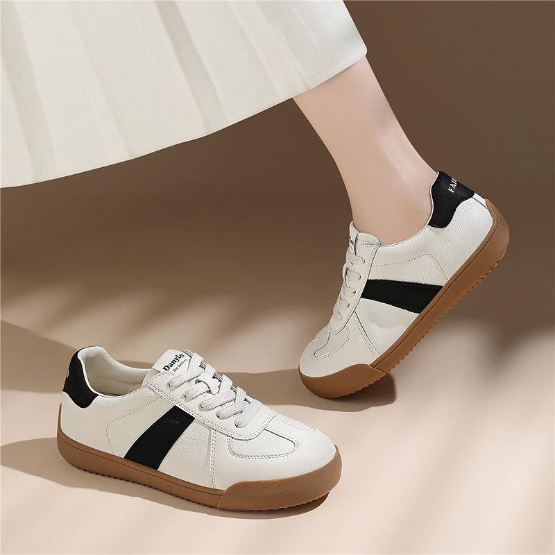 Leather retro little white shoes women's platform sports leisure moral training shoes board shoes soft soles are not tired