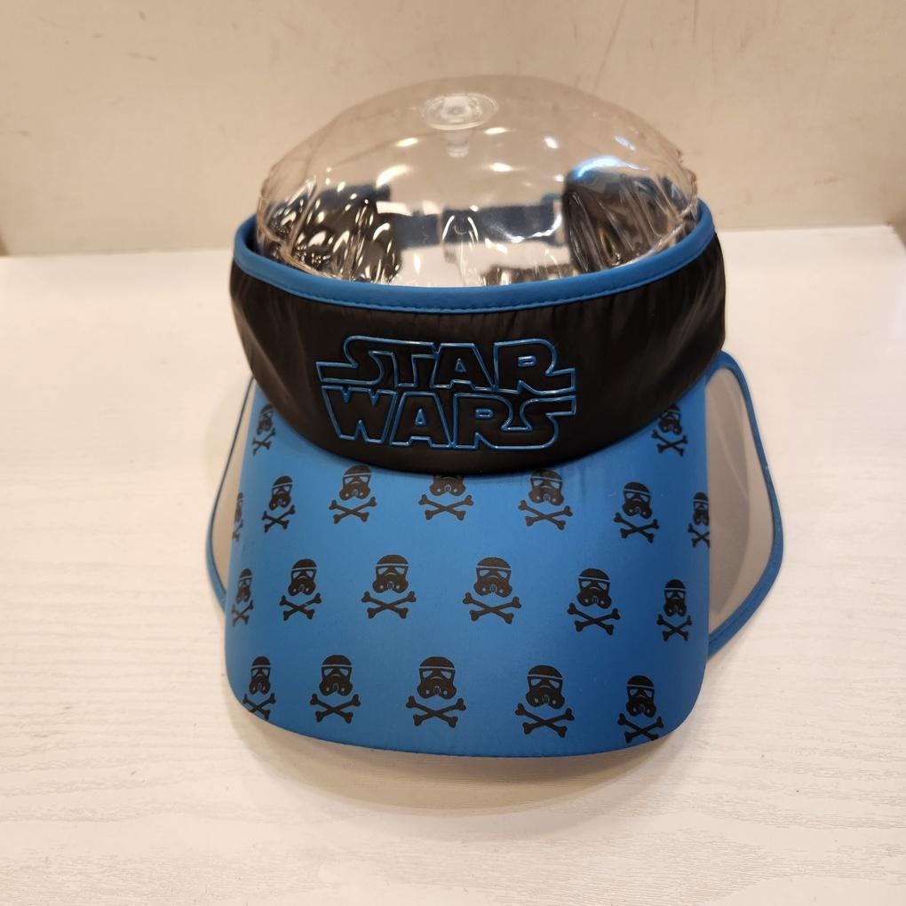 A Functional Men's Sun Cap with a Stylish UV Protection Brim Featuring a Golf Logo.