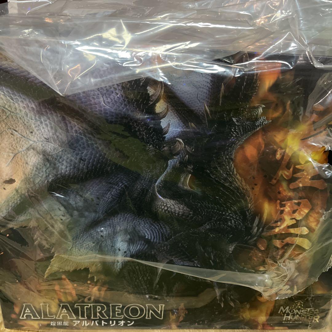 

[USED] Monster Hunter: Black Dragon Alatreon Figure