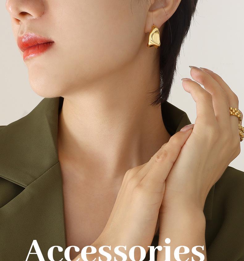 European Irregular C-shaped Geometric Gold-plated Titanium Steel Stud Earrings