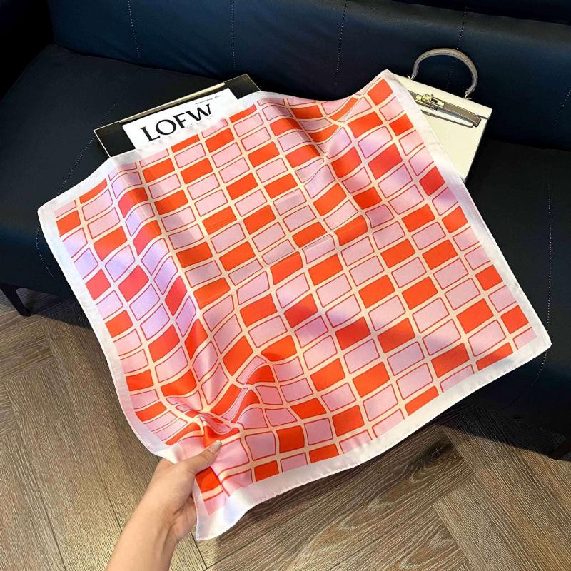 New 71 * 71cm Korean version small square scarf women's silk scarf spring and summer thin sunscreen scarf neck protection tied bag headband scarf