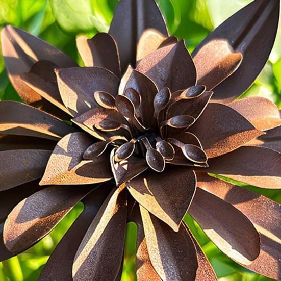 Vintage Iron Flower Plugin, Rustic Garden Decor with Realistic 3D Layered Petals, Weather-Resistant Metal Plant Stakes, for Yard, Lawn & Pots