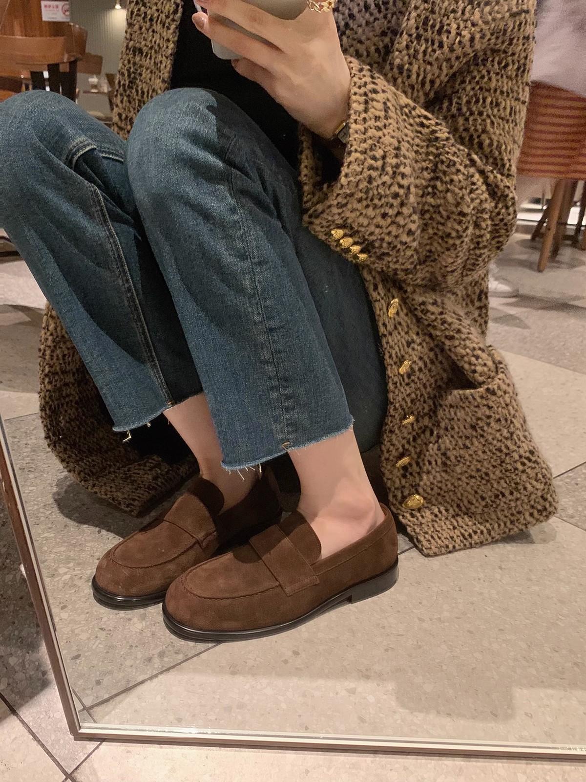 Ретро британский стиль замшевые туфли на толстом каблуке без шнуровки ленивые лоферы маленькие кожаные туфли 40 3980₽