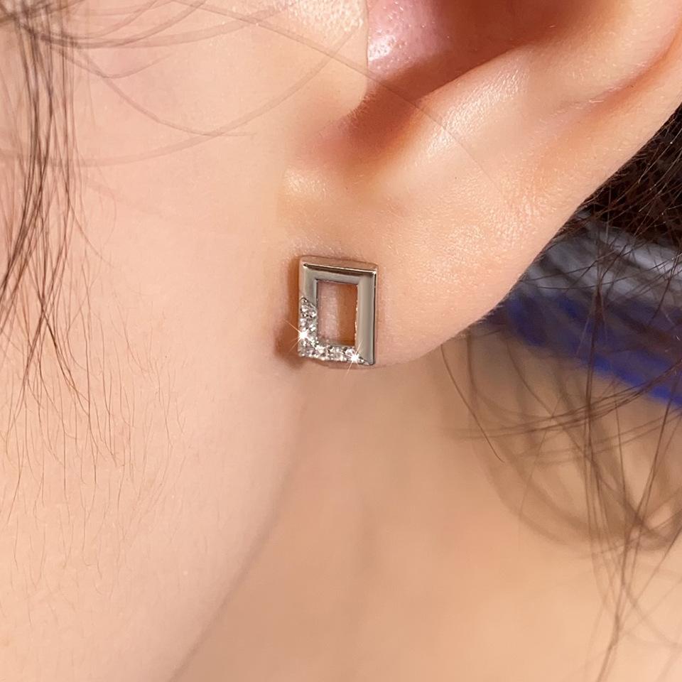 Hollow Full Diamond Zircon Inlaid Earrings Three-Dimensional Square Stud Earrings, Small Temperament Versatile Cold Wind Earrings Women