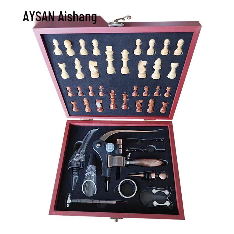 

Изысканный деревянный ящик, открывашка для вина и шахматный набор из 9 предметов