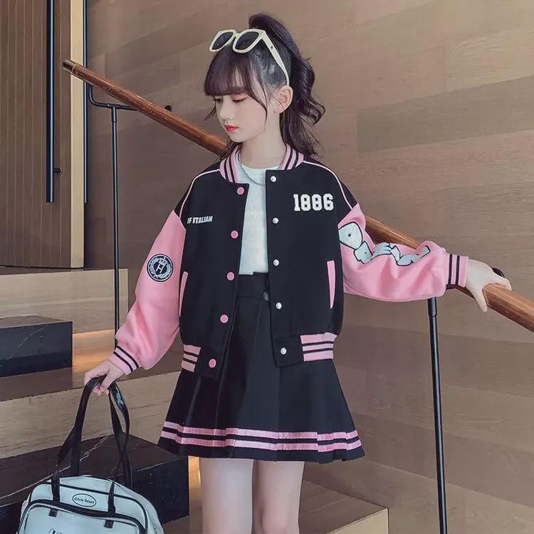 "Tailleur Gonna Trendy da Ragazza Stile College Coreano: Elegante Set Due Pezzi Cardigan con Lettere Color-Matching e Gonna Corta"