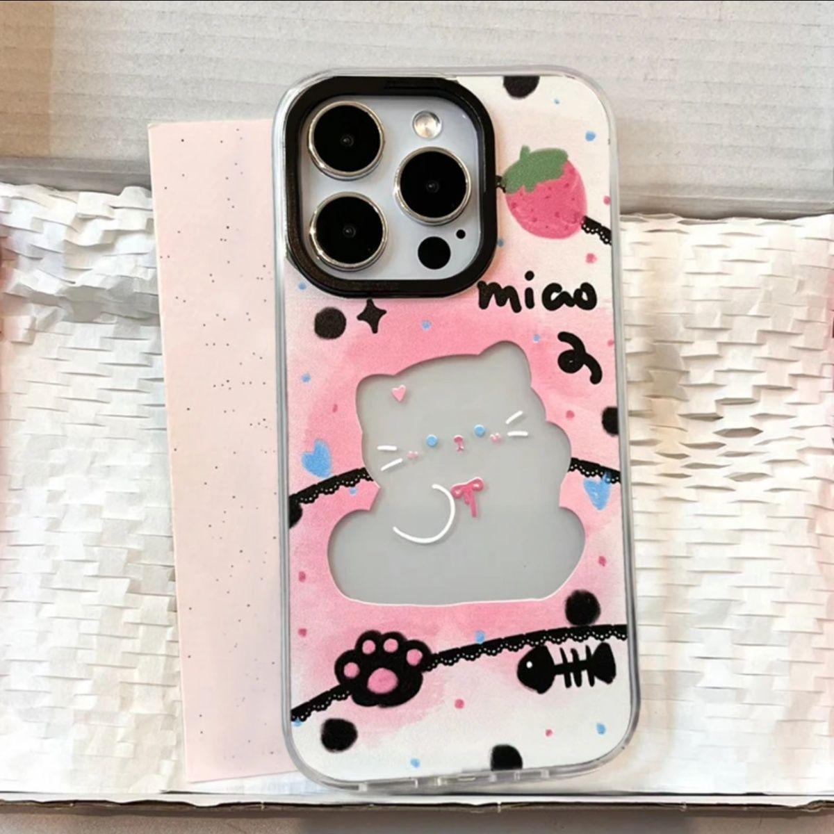 

Полый мягкий чехол с клубничным котом для iPhone 13, 14, 15Pro, 16 и 16Pro Max - Мультяшный узор iPhone 13