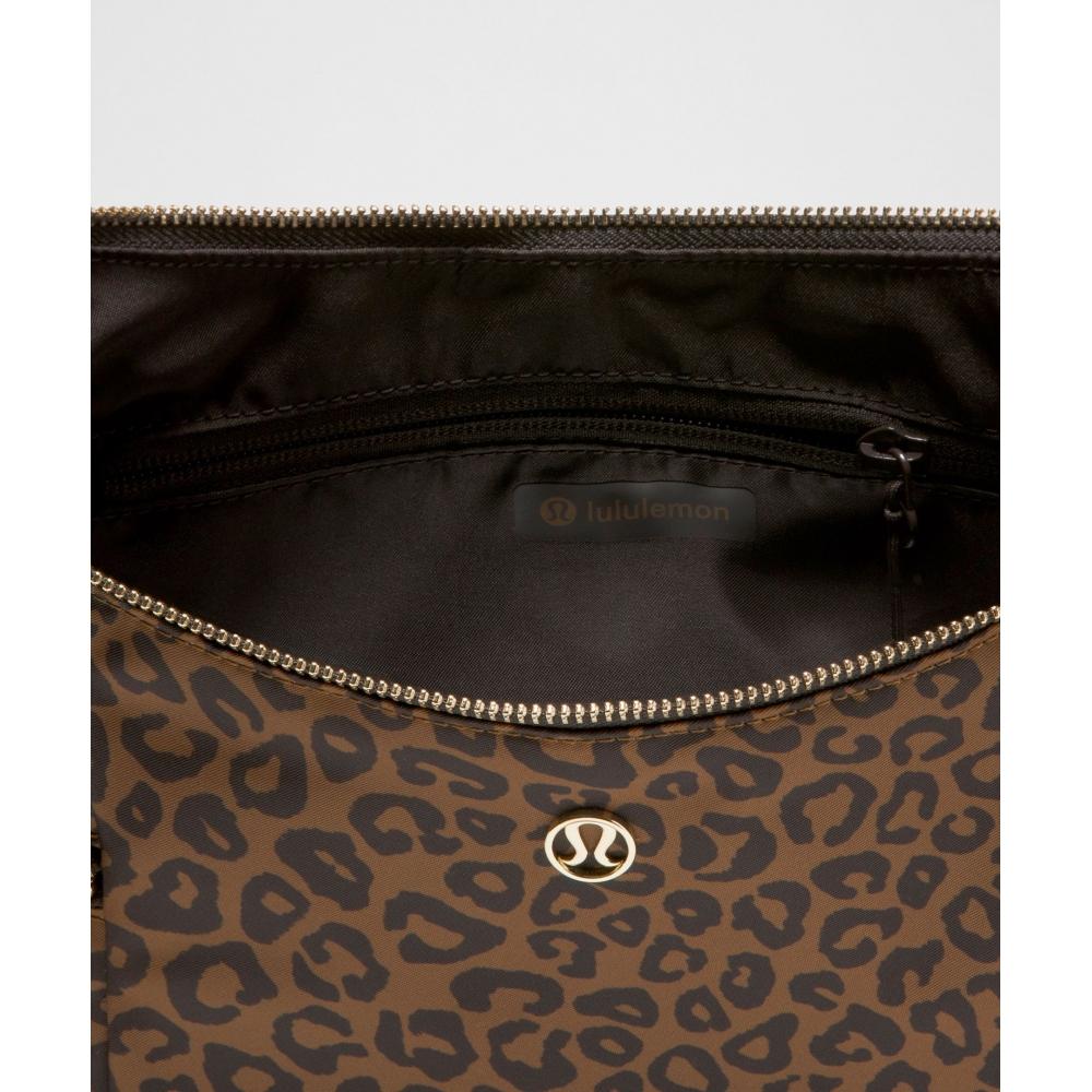 Lululemon Slouchy Sling Bag 6l  Metal Hardware Leopardo Shift Desert Khaki Multi