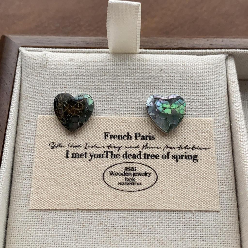 "Vintage Creamy Yellow Starfish Ear Clips: Elegant and Cute, Piercing-Free Sea Star Earrings"