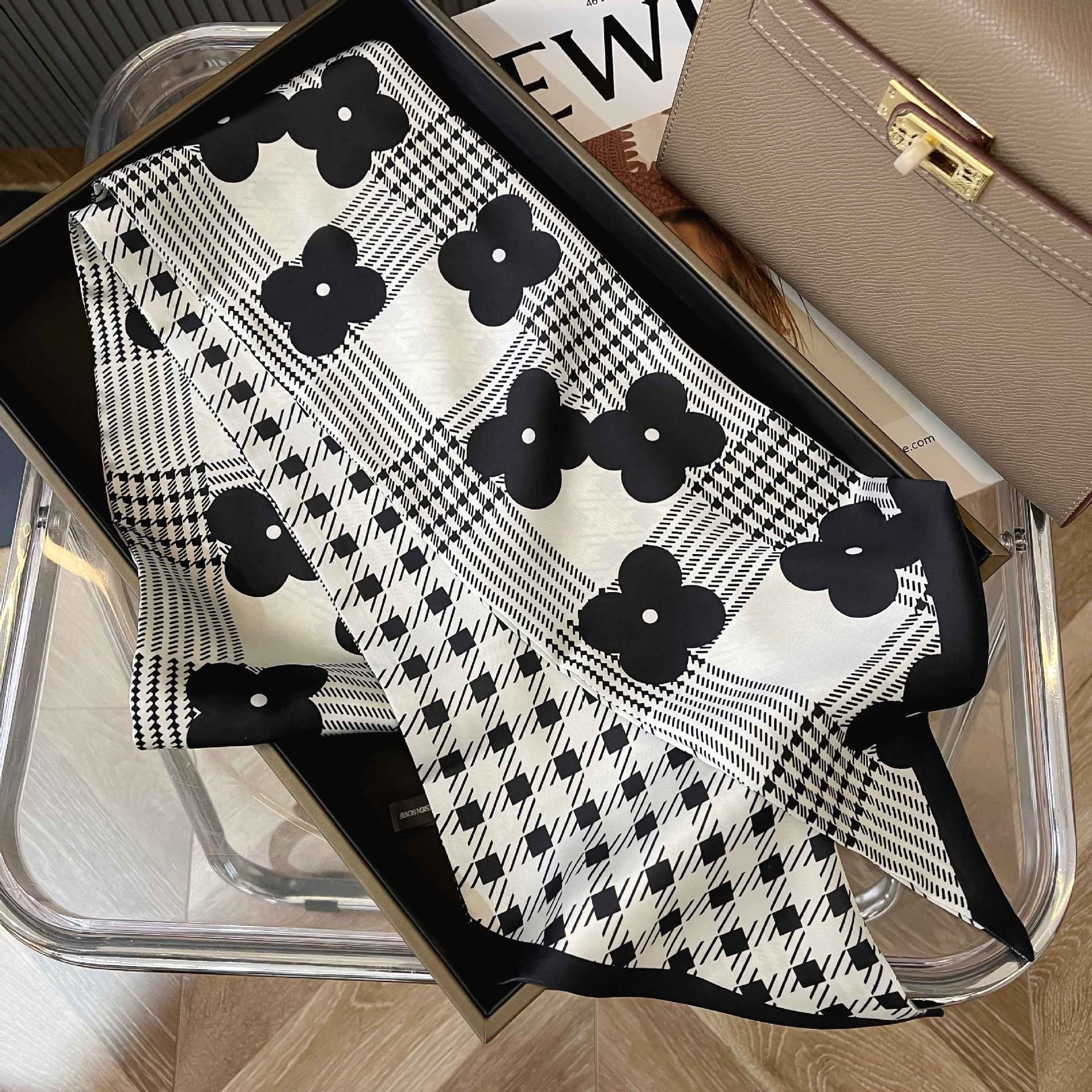 

Высококачественные роскошные шелковые шарфы, повязка на голову, шарфы, шейный шарф для женщин, шелковый шарф с цепочкой, женская декоративная шаль 150-14cm