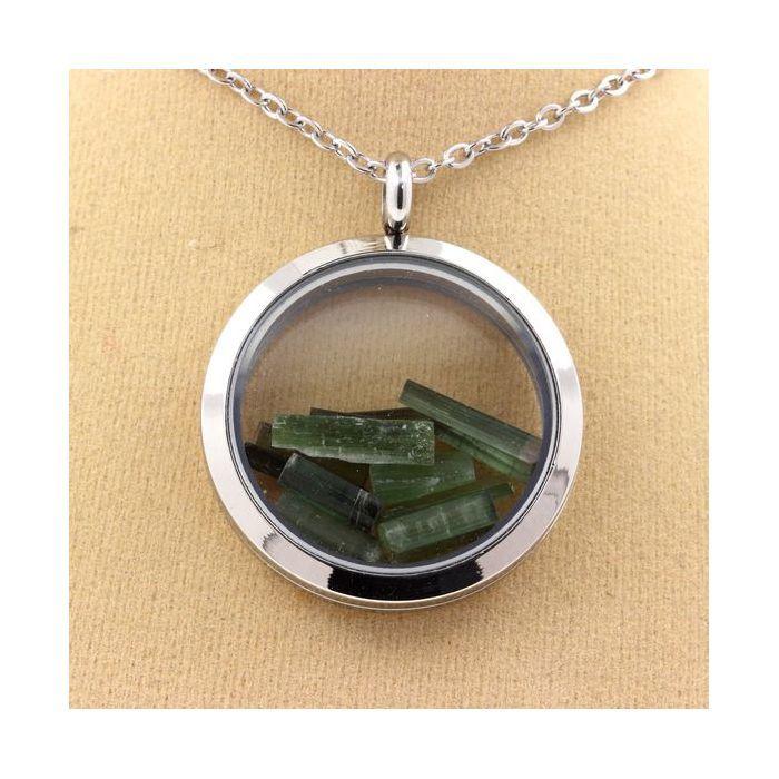 Pierres et Minéraux. Collier Tourmaline verte brut. Modèle Médaillon 25 mm. Couleur Argent.