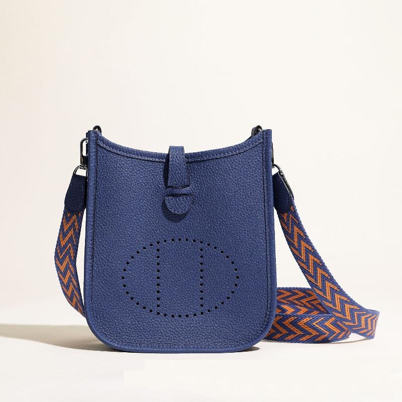 Neue hochwertige Evelyn Bucket Bag Mini TOGO aus Rindsleder mit oberer Schicht und einer Schulterpartie für Damen