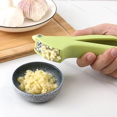 Garlic Press Dishwasher Safe Garlic Presser Masher Ginger Crusher with Ergonomic Handle Professional Mincer Tool