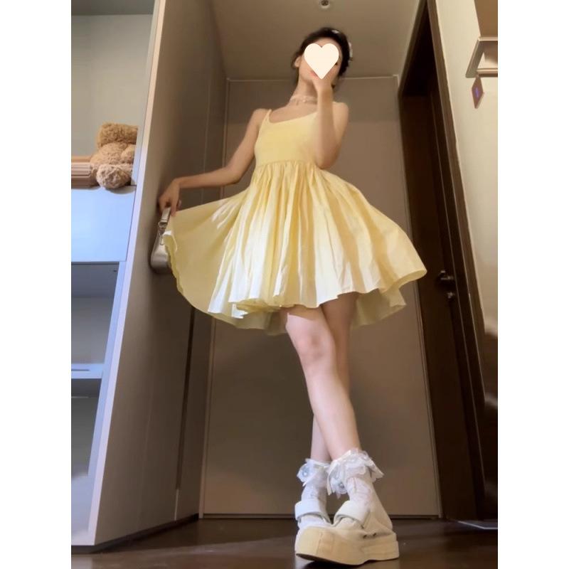 Yellow suspender dress children's summer new small seaside vacation temperament fluffy short skirt