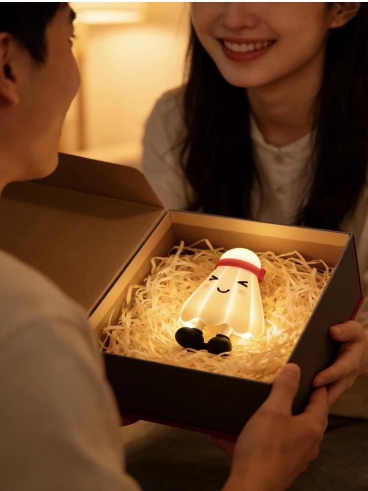 USB Rechargeable Cute Silicone Bedside Night Light with Three-Speed Dimming and Pat-Activated Feature